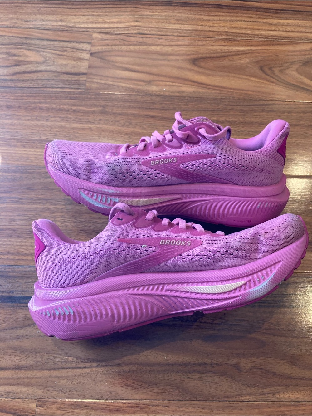 Brooks Women's Running Shoes - Bright Pink